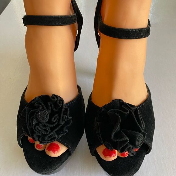 FOREVER 21 Black Faux Patent with Black Faux Suede Upper Platform Heels Size 8 - Picture 1 of 6